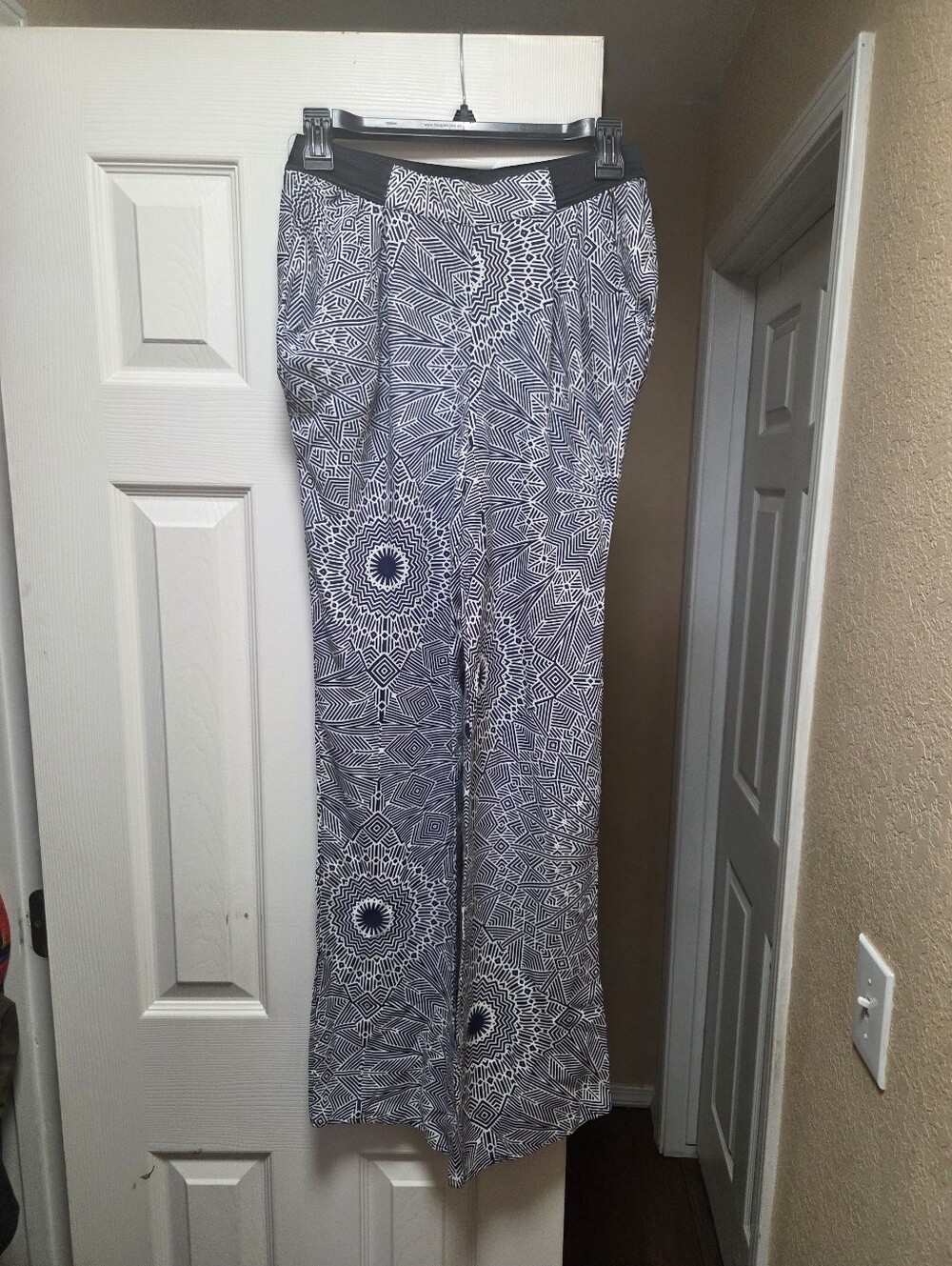 3 For $10, Xhilaration Navy and White Geometric Print Pants